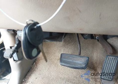 2002 Chevrolet Suburban Ls z USA, uszkodzony, nr VIN 1GNEC16Z22J299794